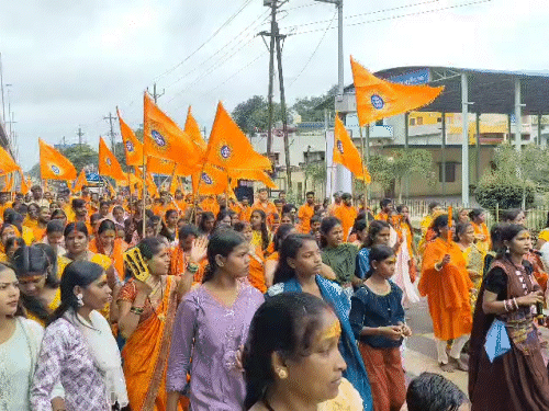 दुर्ग में निकली कावड़ यात्रा।