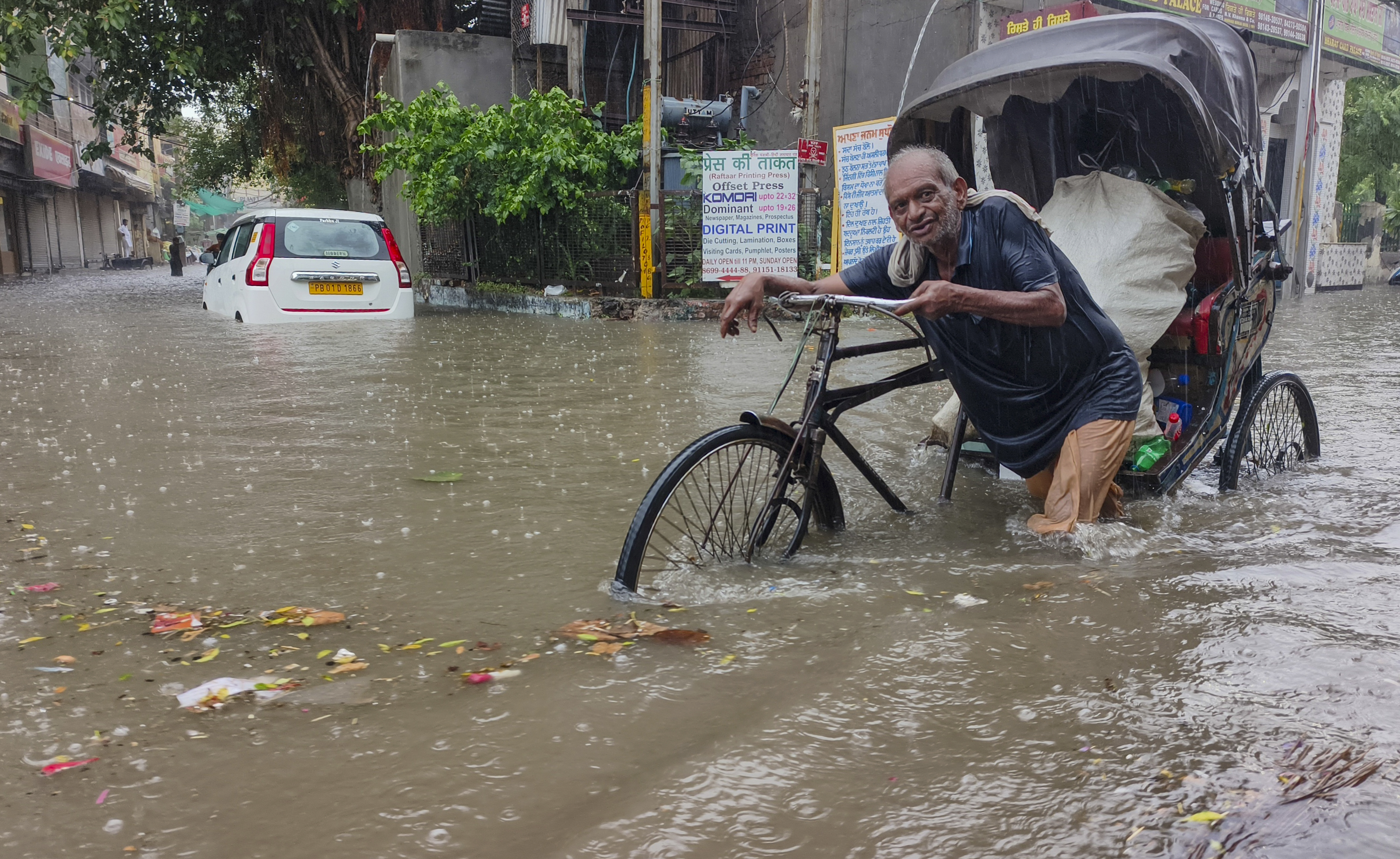 After heavy rains in Patiala, Punjab, the roads were flooded up to 3-4 feet.