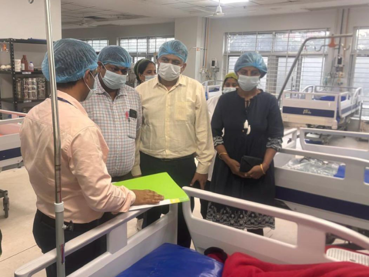 The picture is of the team of Indian doctors in view of the patients with the doctors of the National Burn and Plastic Surgery Institute in Dhaka.