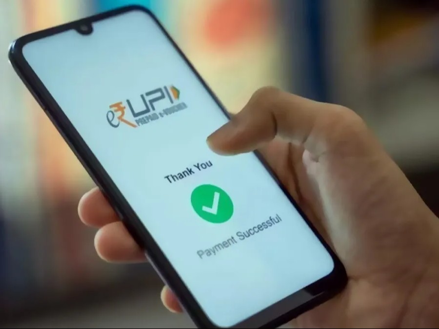 बार-बार बैलेंस चेक करना या ट्रांजैक्शन स्टेटस चेक करने से सिस्टम स्लो हो जाता है। (फाइल फोटो) - Dainik Bhaskar