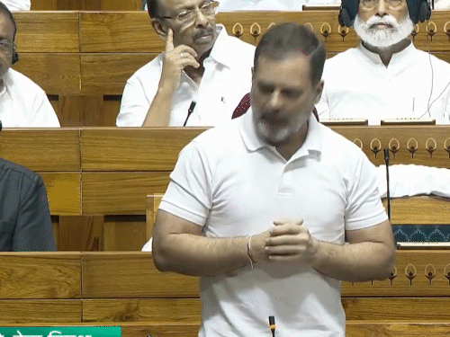 Rahul Gandhi showed resentment while speaking at lunch with Trump of Pakistan Army Chief.