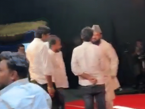 Maulana Mohammad Sajid Rashidi came in a debate of a channel, when someone attacked.