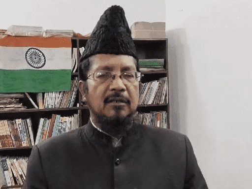 Maulana Shahabuddin Rajvi, president of All India Muslim Jamaat, also targeted Akhilesh and Dimple.