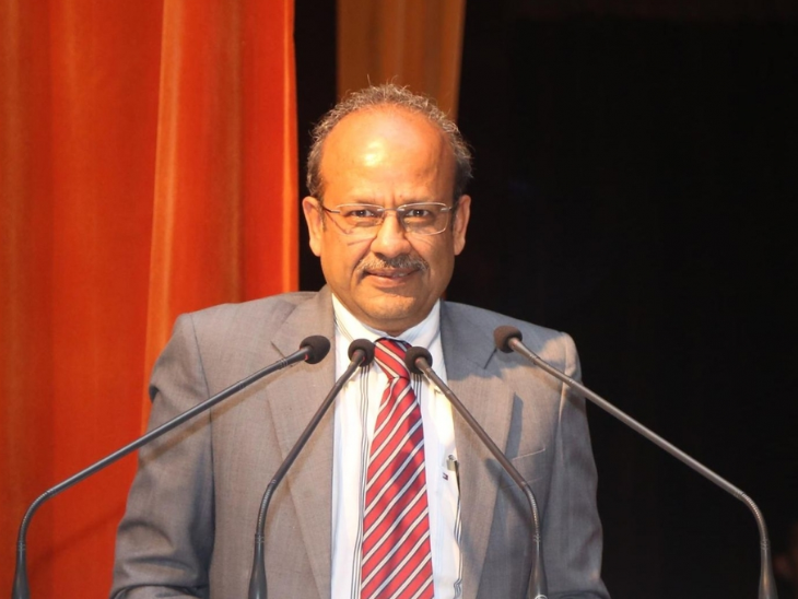 जस्टिस बिंदल सोमवार को ऑल इंडिया सीनियर लॉयर्स एसोसिएशन के कार्यक्रम में बोल रहे थे। - Dainik Bhaskar