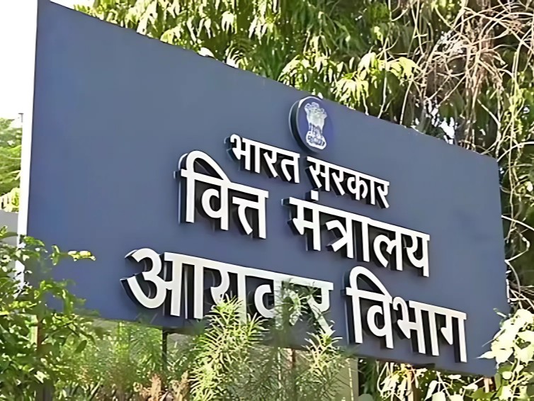 डिपार्टमेंट ने कहा कि इनकम टैक्स बिल, 2025 का मकसद केवल भाषा को आसान बनाना और पुराने या बेकार नियमों को हटाना है। - Dainik Bhaskar