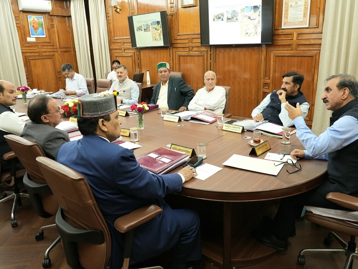 मुख्यमंत्री सुखविंदर सुक्खू कैबिनेट मीटिंग की अध्यक्षता करते हुए।