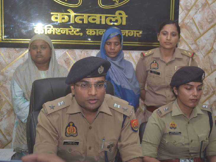 पुलिस की हिरासत में आरोपी महिलाएं - Dainik Bhaskar