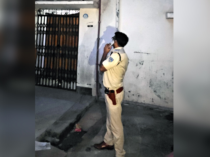 तिलैया थाना प्रभारी विनय कुमार भी शमा के घर पहुंचे और उससे जुड़ी सभी चीजों पर गंभीरता पूर्वक जांच की।