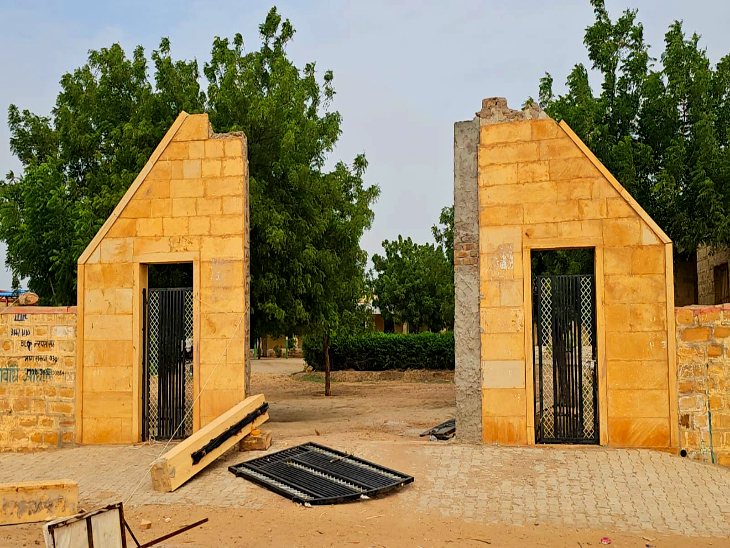 स्कूल का गेट गिरने से हुआ हादसा।