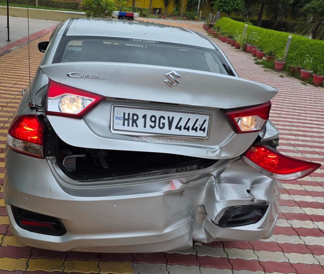 DC Munish Sharma's car damaged in Charkhi Dadri.
