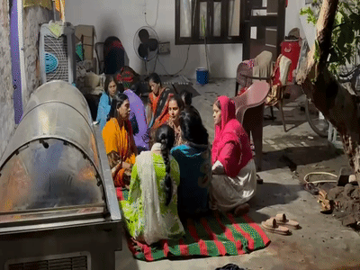 Family weeping after the death of an 11 -year -old children in Kanpur.