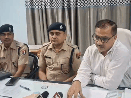 जालोर में प्रेस वार्ता कर जानकारी देते हुए एडीएम