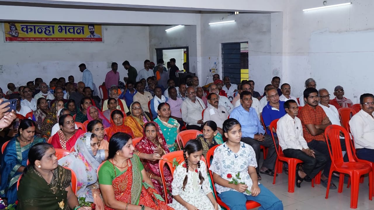 बिजली, पानी, नाली और जलभराव जैसी समस्याओं से परेशान है शहरवासी।
