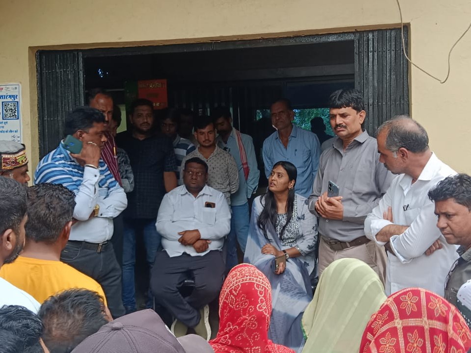 नपा सीएमओ ने कर्मचारियों की समस्याएं सुनी हैं।