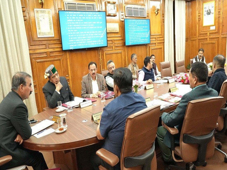 कैबिनेट मीटिंग की अध्यक्षता करते हुए सीएम सुक्खू (फाइल फोटो)