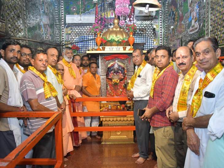 हनुमानगढ़ सेवा समिति के सदस्य कई सालों से सेवाएं प्रदान कर रहे हैं।