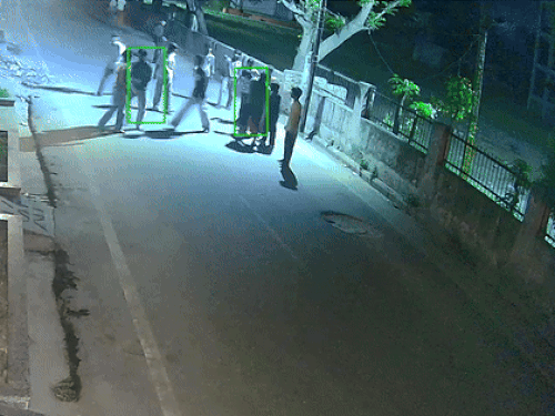 पुलिस को सीसीटीवी मिले हैं। जिसके आधार पर आरोपियों की पहचान की जा रही है।