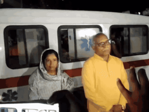 Thaisहिती हितीasa च, Sa ड १०० टीमने टीमने टीमने टीमने डी डी आणि.