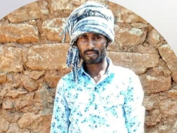 मृतक दिनेश जिसकी सड़क हादसे में मौत हो गई। - Dainik Bhaskar