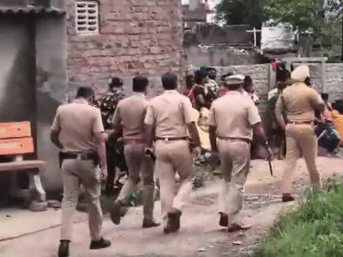 यवत के कई इलाकों में पुलिस और सिक्योरिटी फोर्स की तैनाती बढ़ा दी गई है।