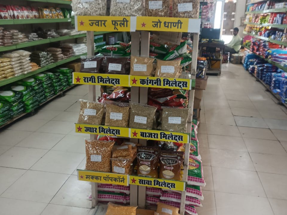 द्वितीय चरण में क्रय-विक्रय सहकारी समितियों, ग्राम सेवा सहकारी समितियों और नवीन 8 जिलों में गठित किए जाने वाले जिला सहकारी उपभोक्ता भंडारों के माध्यम से श्री अन्न उत्पादों की बिक्री प्रस्तावित है।