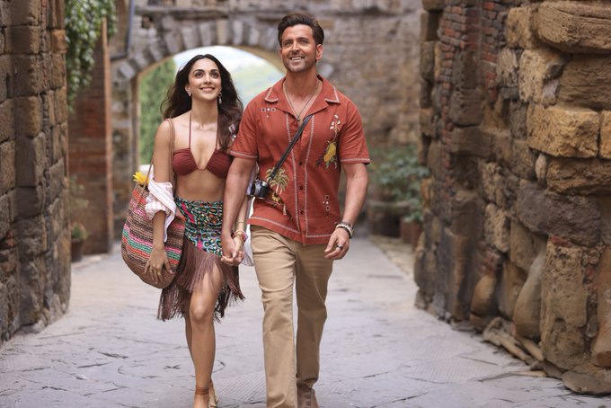 कियारा और ऋतिक पहली बार साथ में स्क्रीन शेयर कर रहे हैं।