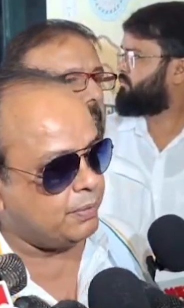 इरफान अंसारी ने कहा- हिंदू टाइगर फोर्स के नाम पर ये लोग हमारी भोली-भाली जनता को मार रहे हैं।