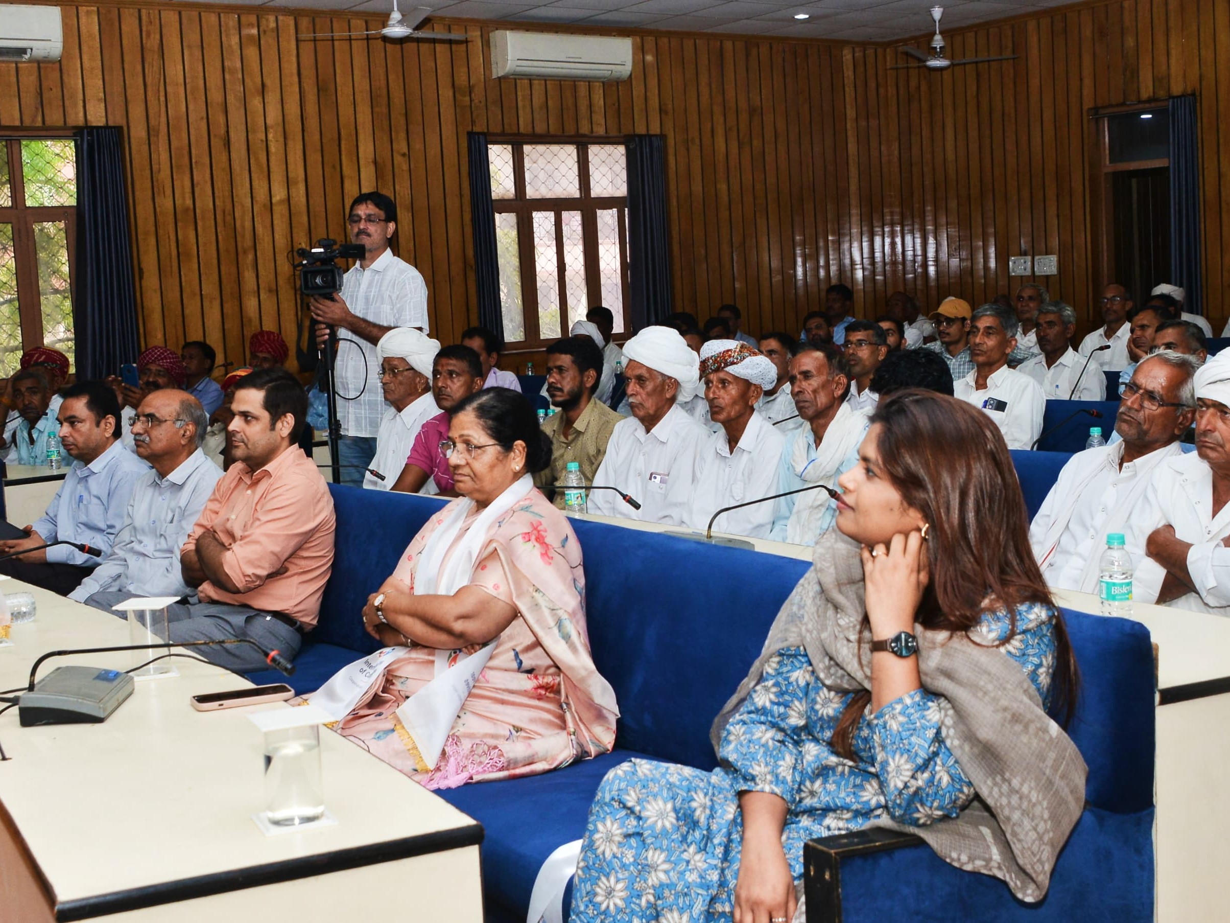 कार्यक्रम में सांसद मंजू शर्मा ने कहा कि डबल इंजन सरकार के कारण पीएम किसान उत्सव दिवस का आयोजन संभव हुआ है।