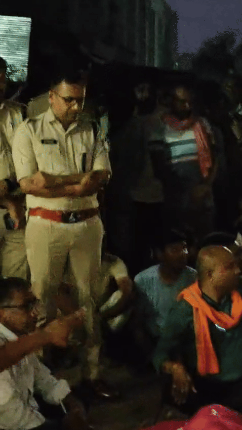 Officers continued to persuade the family members for a long time.
