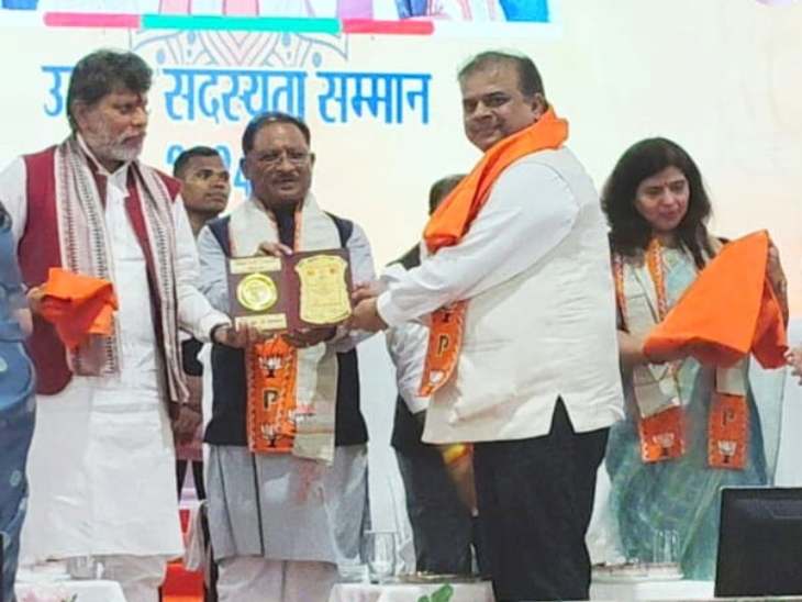 भाजपा सदस्यता अभियान में बीजेपी जिला उपाध्यक्ष ललित जैसिंघ को भी सम्मानित किया गया।