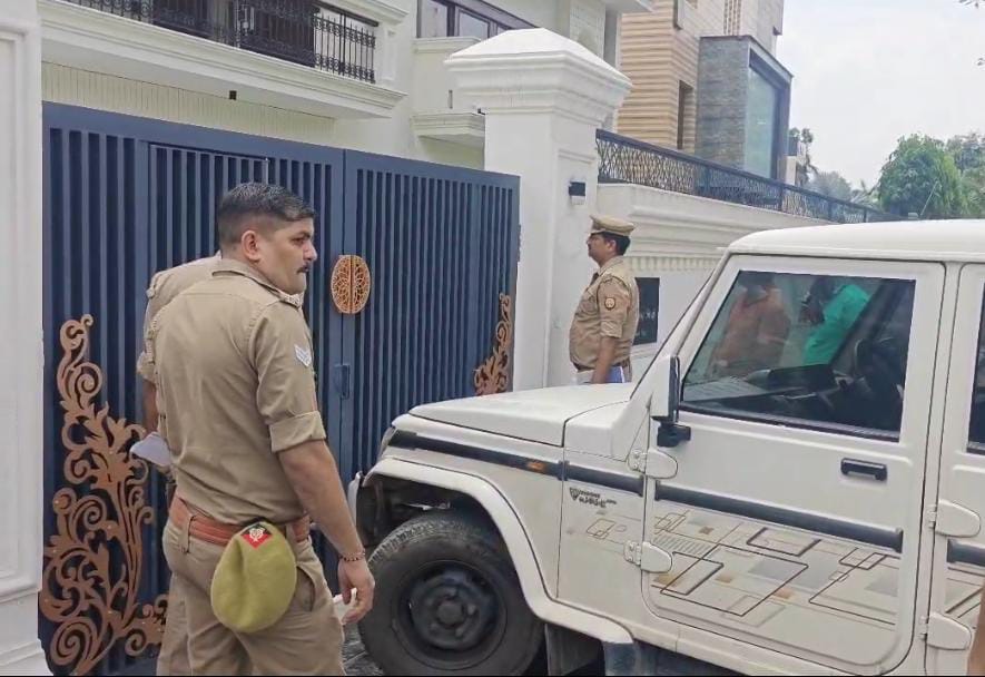 पुलिस आरोपी को कोठी पर ले लाकर भी जांच कर चुकी है।
