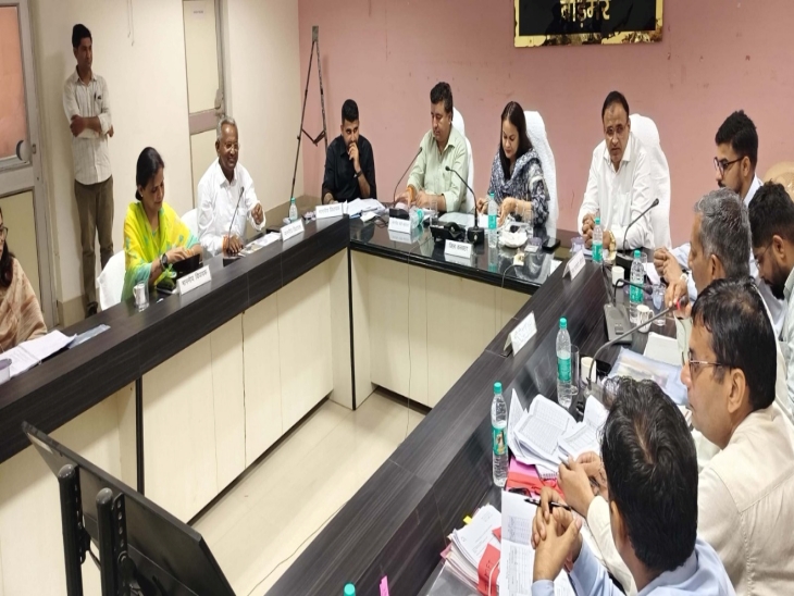 डीएमएफटी मीटिंग में 109 करोड़ रुपए स्कूल, हेल्थ समेत महत्वपूर्ण विषयों पर होंगे खर्च।