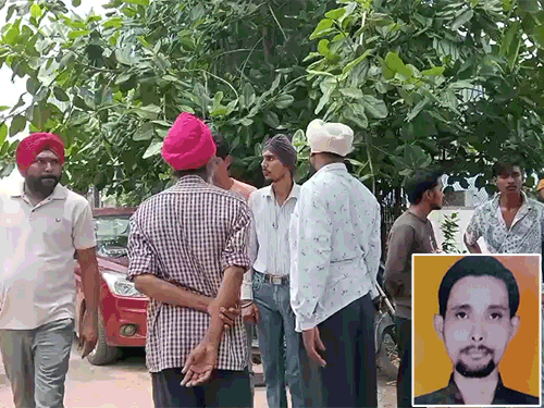 ब्लैकमेलिंग से परेशान होकर युवक ने रेलवे ट्रैक पर कूदकर खुदकुशी कर ली।