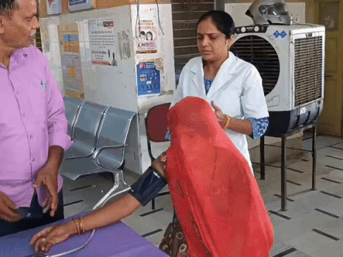 दोनों बेटों की मौत के बाद मां रिंकू की तबीयत खराब हो गई।