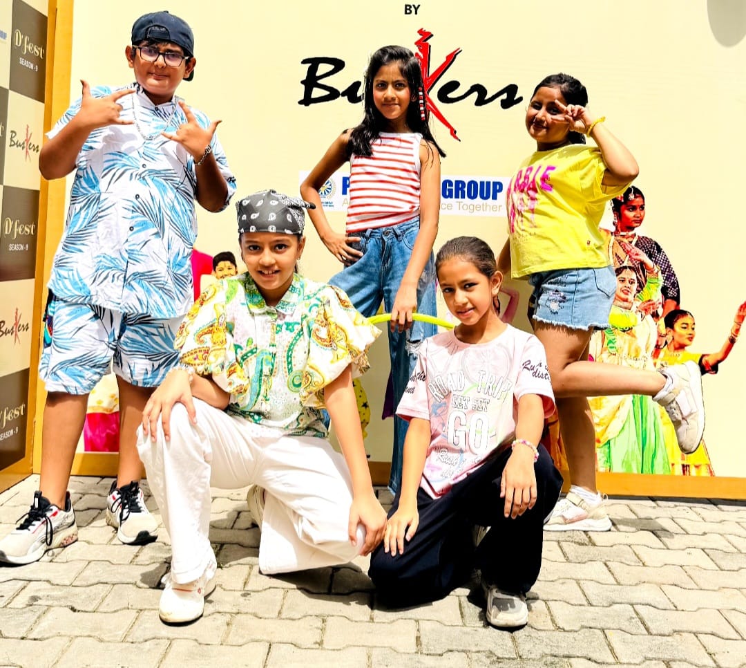 निर्णायकों की भूमिका राहुल योगी, खुशाल आनंद और कनिका माथुर निभा रहे थे।