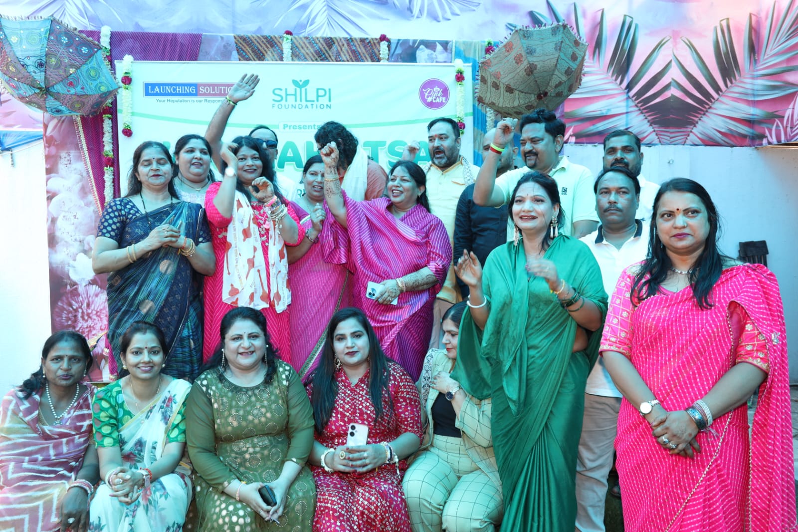 कार्यक्रम की विशिष्टता इसमें तय किए गए ड्रेस कोड ने भी बढ़ाई, जो प्रतीकात्मक रूप से इस अभियान के भावों को दर्शाता था।