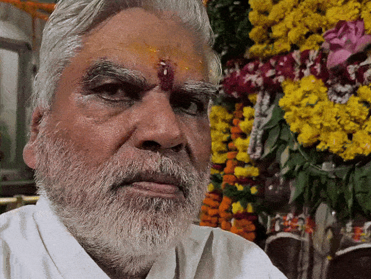 पशुपतिनाथ मंदिर के मुख्य पुजारी कैलाश चंद्र भट्ट ने इसे गलत बताया।