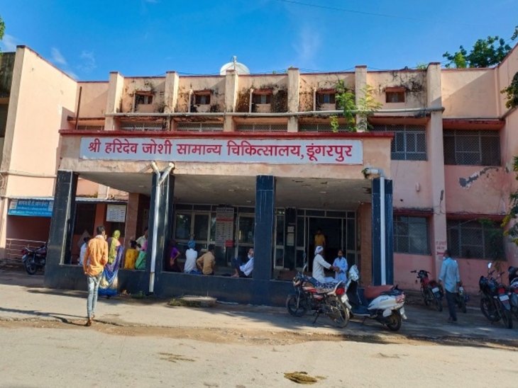 बच्ची के शव को डूंगरपुर जिला अस्पताल की मॉर्च्युरी में रखवा दिया है।