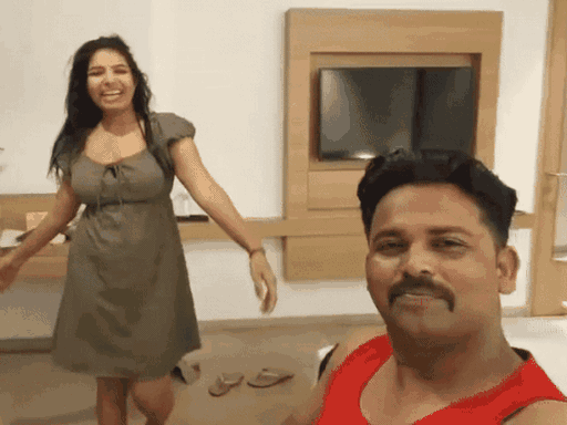 Divya dancing with the constable Deepak of Maharashtra Police.