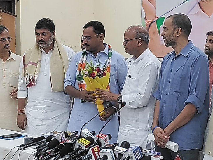 कांग्रेस के राष्ट्रीय अध्यक्ष कृष्णा अल्लावरू सहित अन्य।
