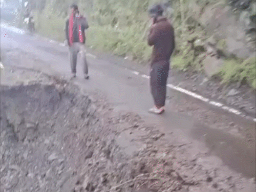 Car fell from this point in Janjhali