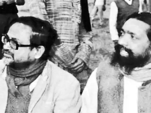 'आज मी शून्य झालो, गुरुजी गेले': शिबू सोरेन यांच्या मृत्यूवर हेमंत यांची पोस्ट; झारखंड चळवळीपासून ते मुख्यमंत्री होण्यापर्यंत, 15 फोटो ए.के. राय यांच्यासोबत शिबू सोरेन. शिबूंसोबत येण्यापूर्वी राय हे कम्युनिस्ट पक्षाचे नेते होते.