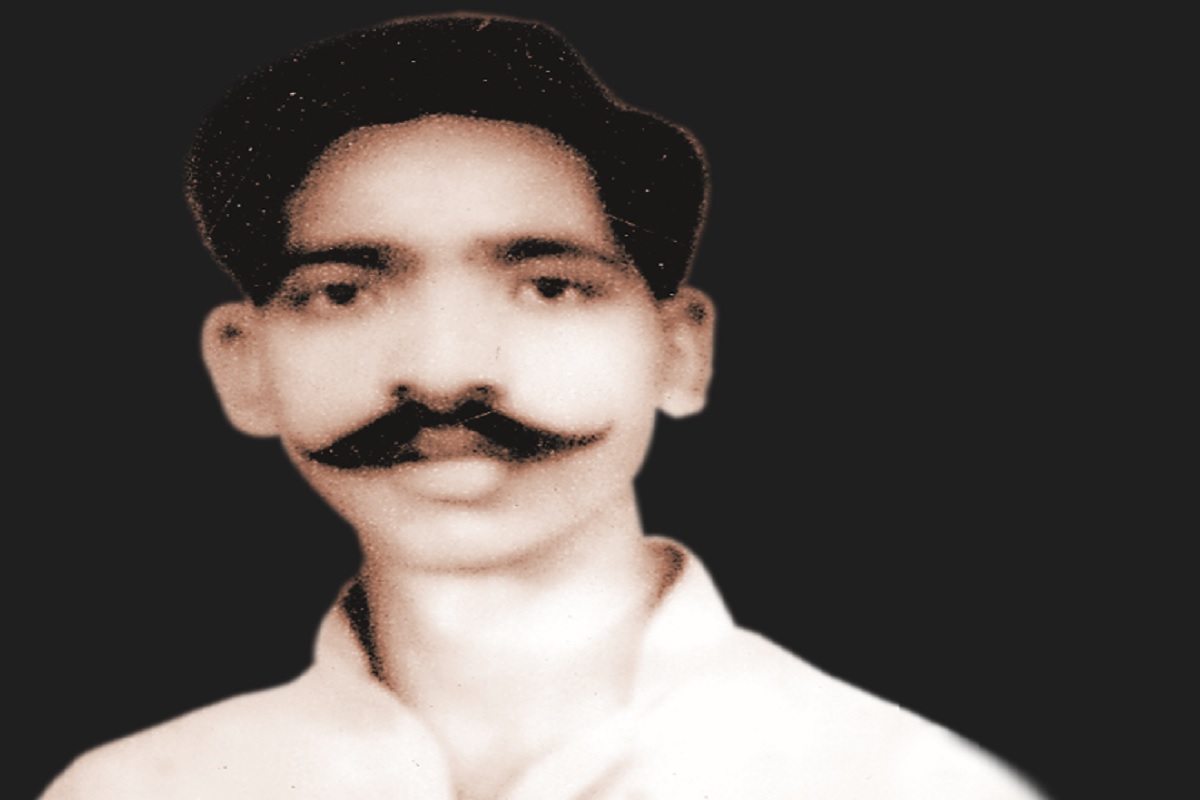 'आज मी शून्य झालो, गुरुजी गेले': शिबू सोरेन यांच्या मृत्यूवर हेमंत यांची पोस्ट; झारखंड चळवळीपासून ते मुख्यमंत्री होण्यापर्यंत, 15 फोटो शिबू सोरेन यांचा जन्म ११ जानेवारी १९४४ रोजी रामगड जिल्ह्यातील नेमरा येथे झाला. हा त्यांच्या तरुणपणीचा फोटो आहे.