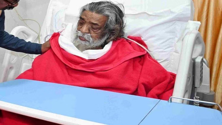 'आज मी शून्य झालो, गुरुजी गेले': शिबू सोरेन यांच्या मृत्यूवर हेमंत यांची पोस्ट; झारखंड चळवळीपासून ते मुख्यमंत्री होण्यापर्यंत, 15 फोटो २६ जून रोजी शिबू सोरेन यांची प्रकृती बिघडली. त्यानंतर त्यांना दिल्लीतील सर गंगाराम रुग्णालयात दाखल करण्यात आले.