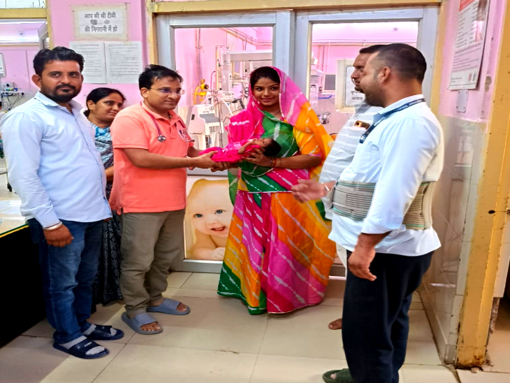 जवाहिर हॉस्पिटल से बच्ची को छुट्टी मिली और उसे शिशु गृह को सौंपा गया।