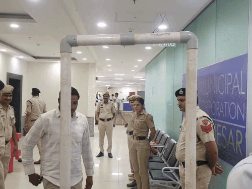 Tight security was installed for entry in the conference hall of Manesar Municipal Corporation.