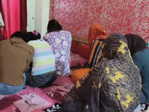 नालागढ़ के होटल से रेस्क्यू की गई लड़कियां।