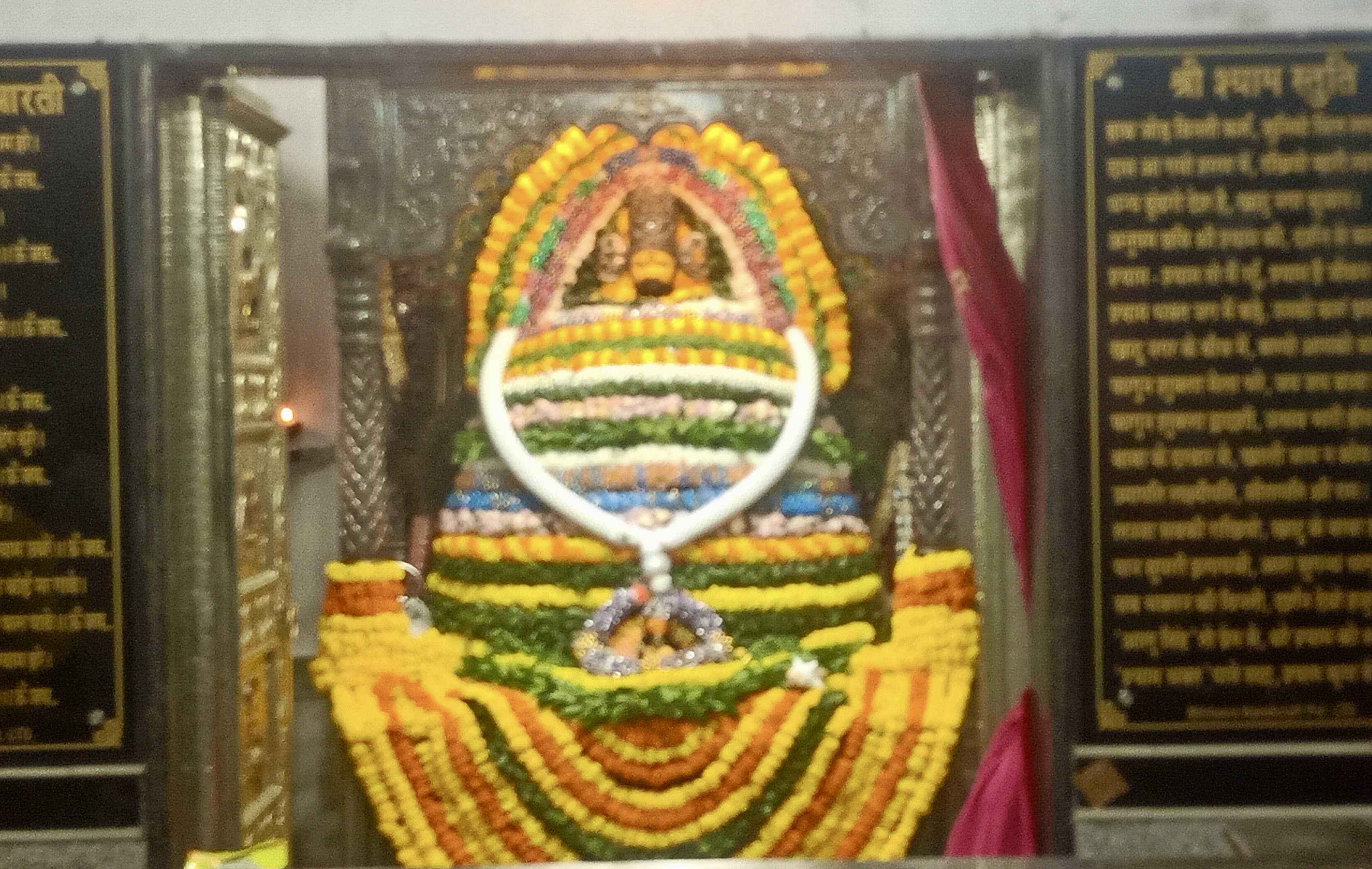 बाबत श्याम का आकर्षक श्रृंगार किया गया