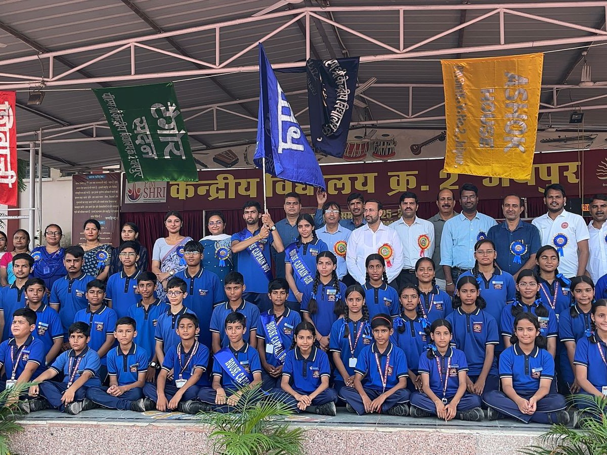 समारोह के अंत में स्कूल कैप्टन (बालिका) श्रुति ने धन्यवाद ज्ञापन प्रस्तुत किया।