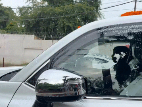 3 करोड़ की लैंड क्रूजर से अनंत सिंह घर के लिए निकले।